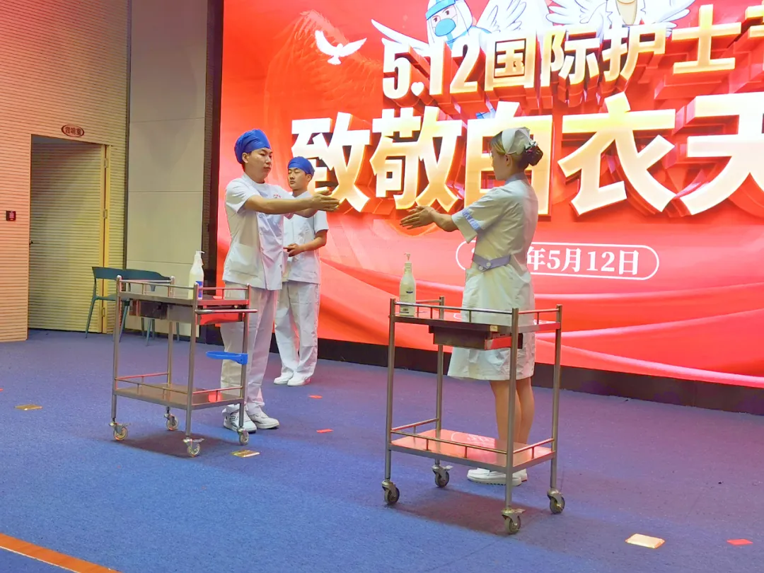 庆祝5.12护士节,福州国德医院举办表彰大会,致敬所有医护工作者