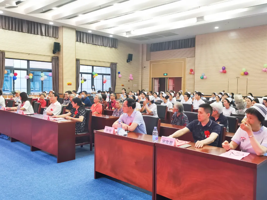 庆祝5.12护士节,福州国德医院举办表彰大会,致敬所有医护工作者