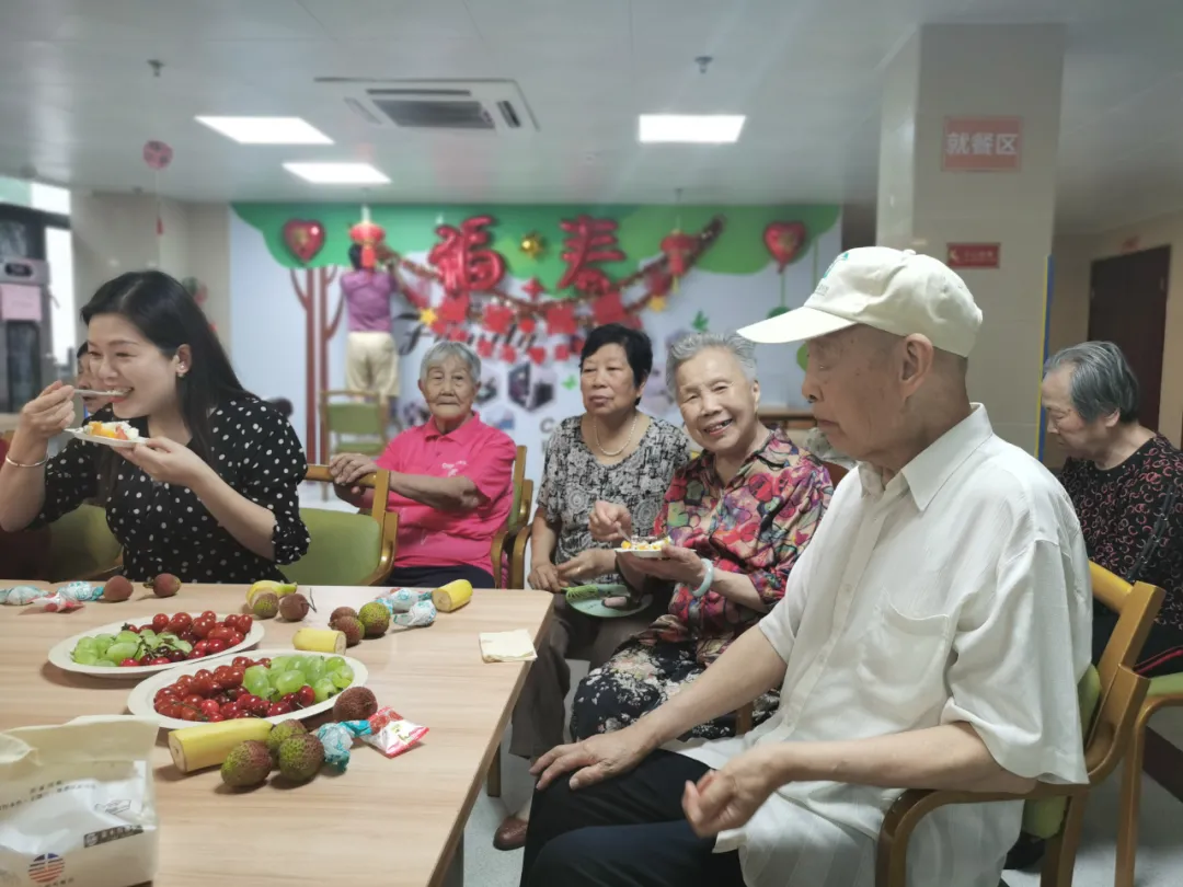 陈奶奶的90岁生日:健健康康,快快乐乐