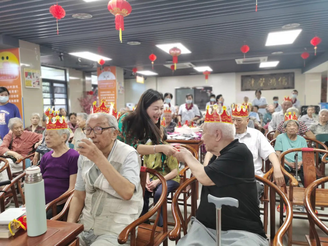 太开心!这场生日会隔着屏幕都透着快乐