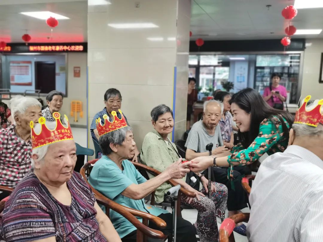 太开心!这场生日会隔着屏幕都透着快乐
