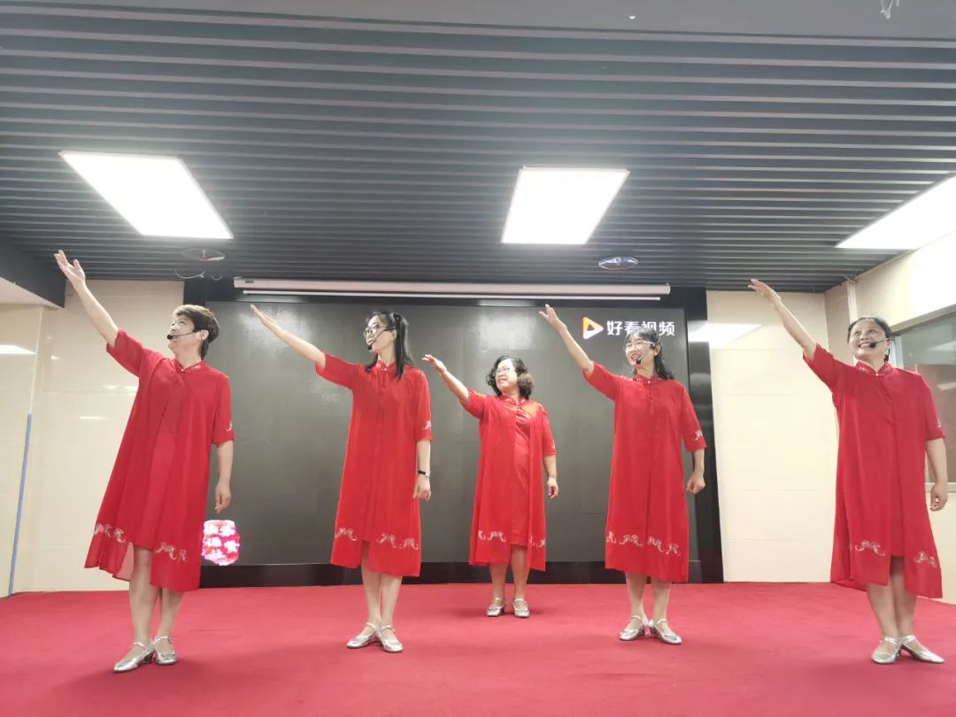 太开心!这场生日会隔着屏幕都透着快乐