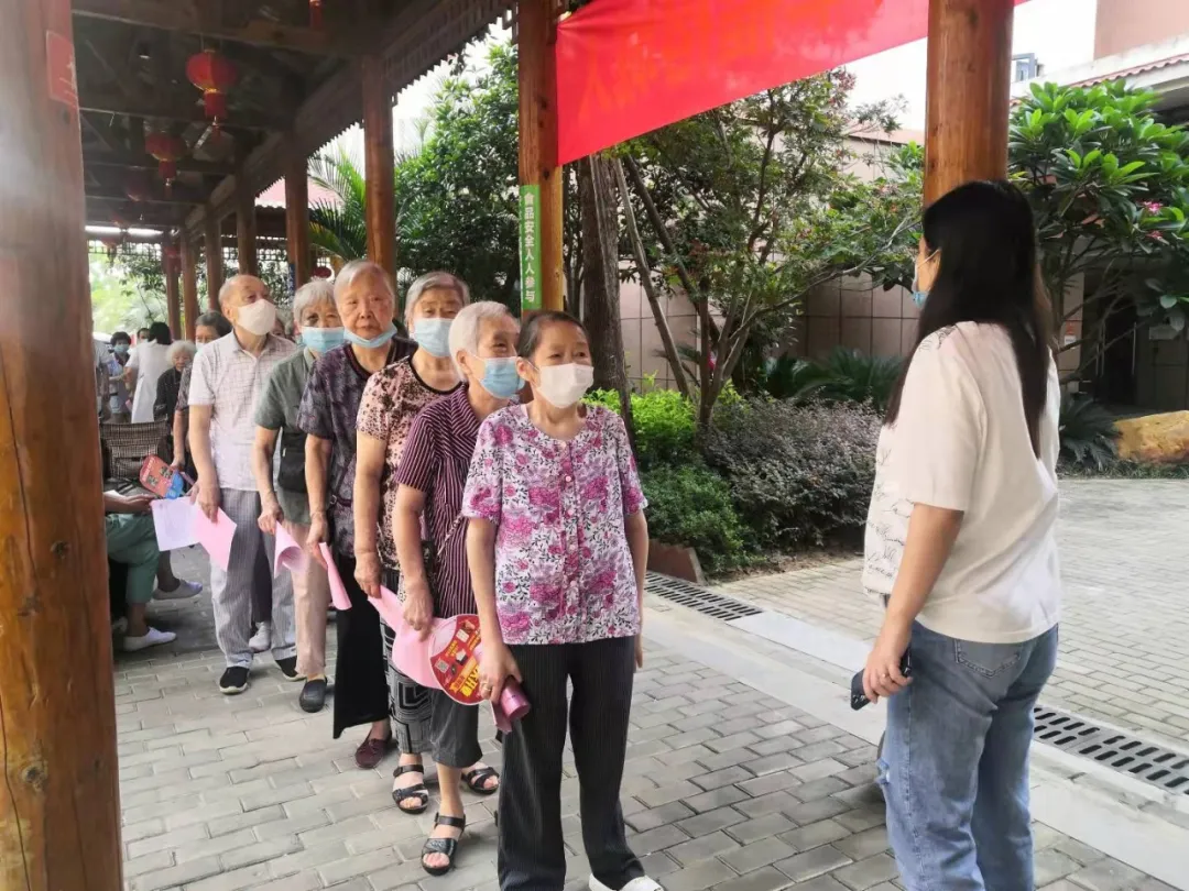 昨天!他们在“家”接种新冠疫苗