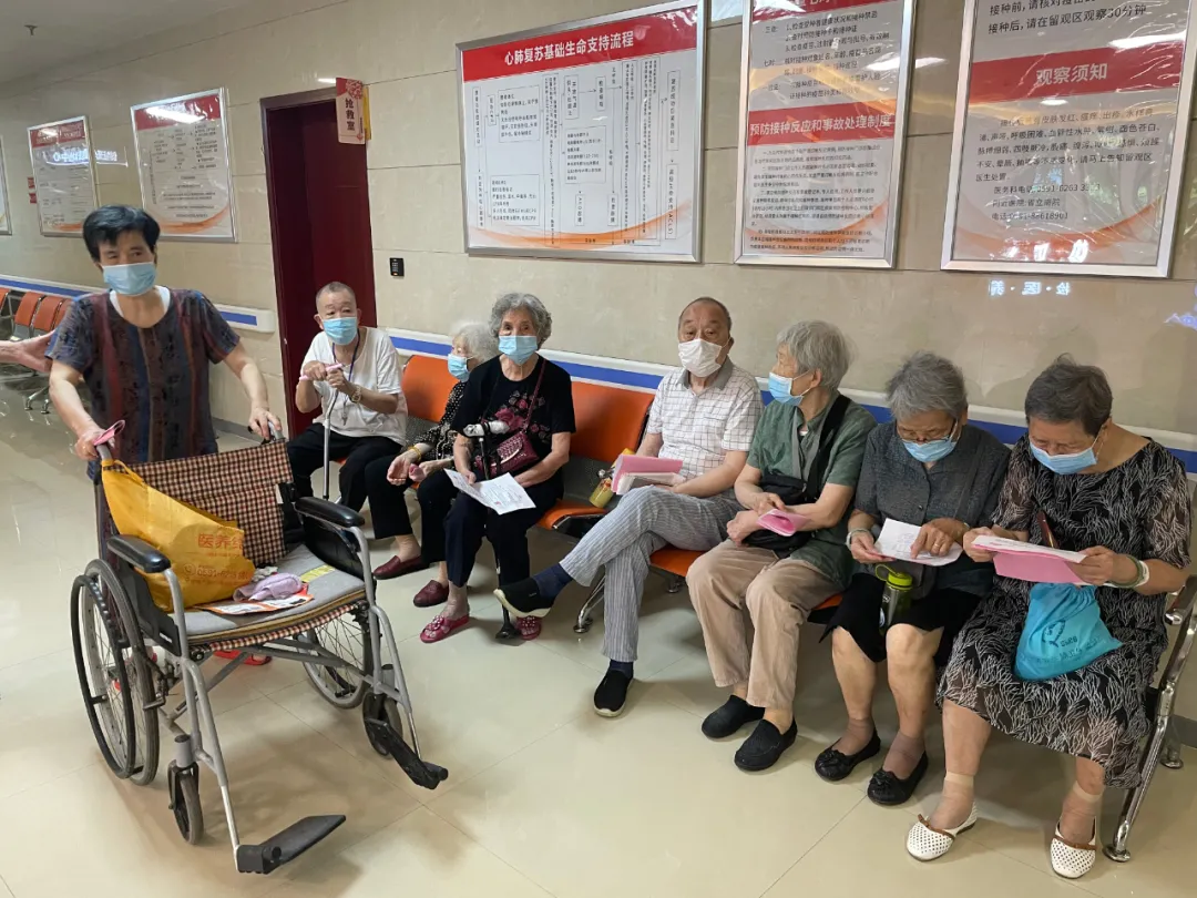 昨天!他们在“家”接种新冠疫苗