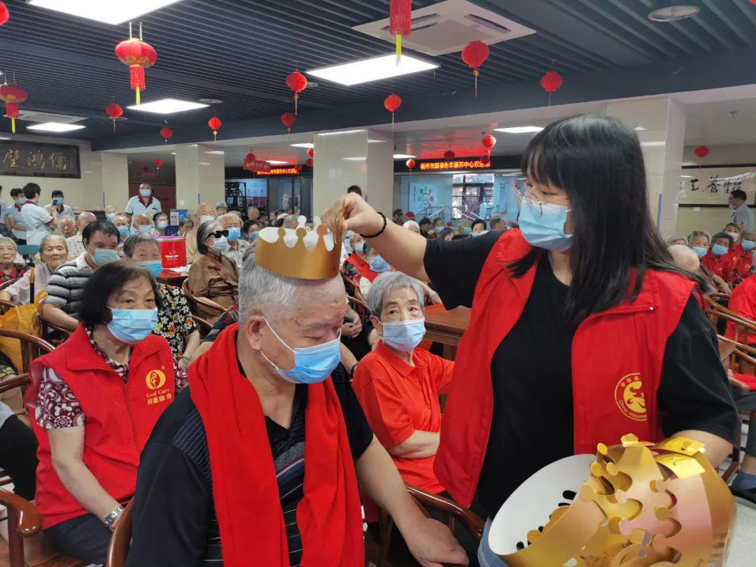 爷爷奶奶,您们笑起来真好看