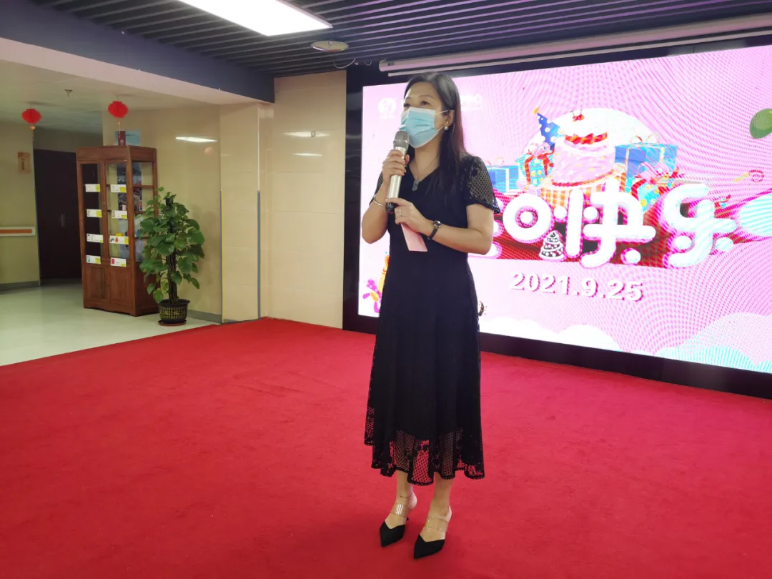 爷爷奶奶,您们笑起来真好看